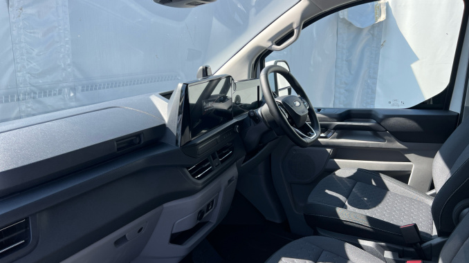 Ford Transit Custom E-320 L1 Rwd 100kW 71kWh H1 Van Limited Auto - Image 9